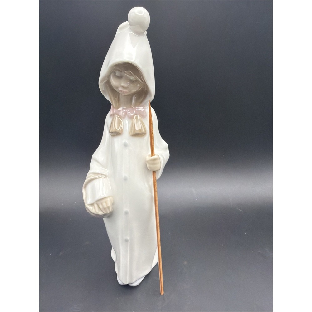 Lladro #4678 Girl with Stick Porcelain Figurine Spain w/ Original Box 8.5"